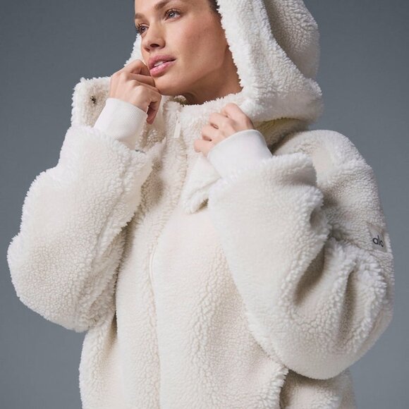ALO Yoga Jackets & Blazers - Alo Yoga Foxy Sherpa Jacket Women's Color White